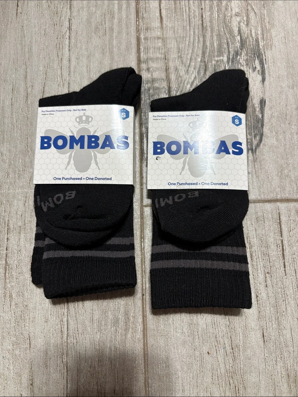 Bombas Women’s Black Athletic Ankle Socks with Gray Stripes - 2 Pack size small